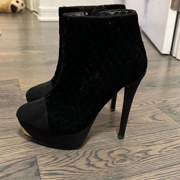 Boots - Picture 1 of 4